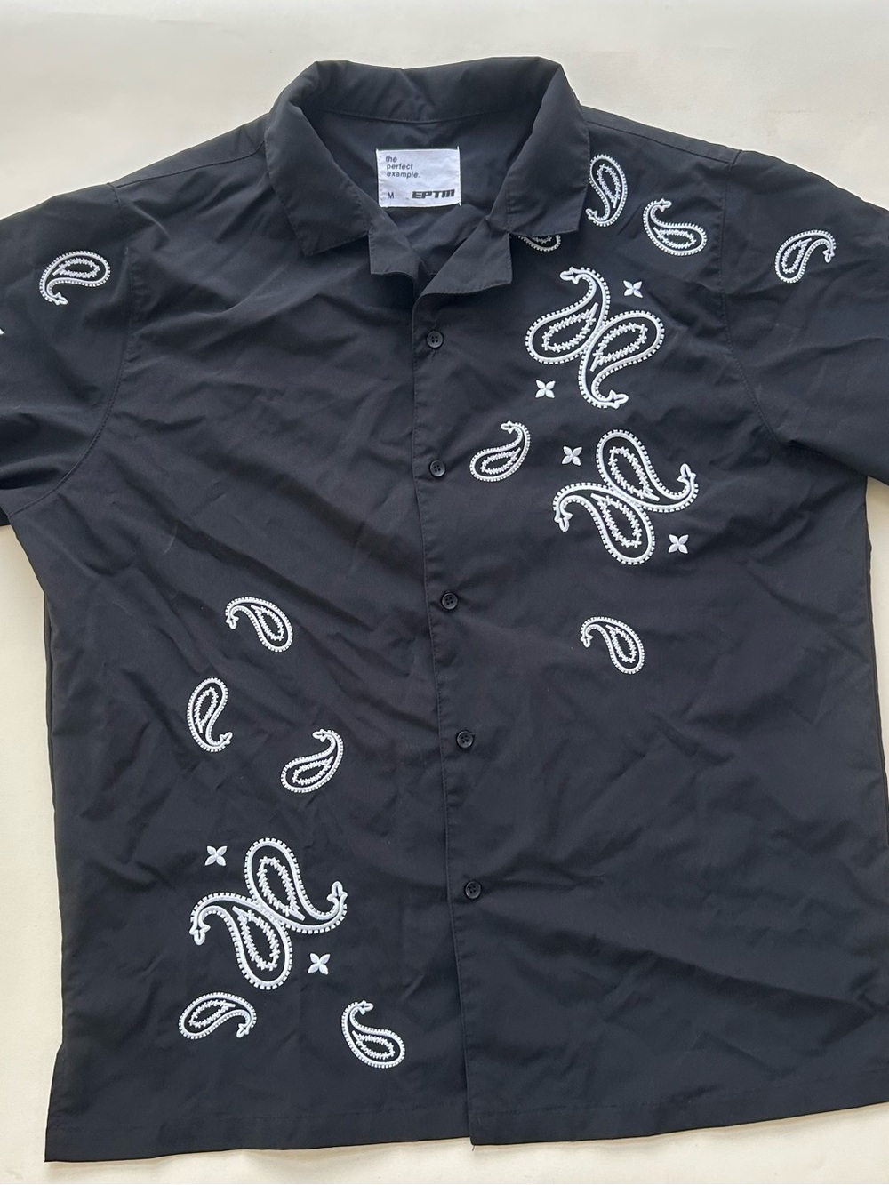 EPTM Black Short-Sleeve Button-Down Shirt with White Paisley Embroidery size M